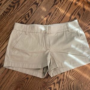 J Crew Classic twill chino weathered short size 6